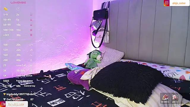 alejo cute online show from December 23, 10:01 pm