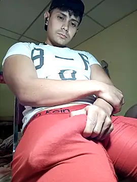 Snapshot of AlexisSpears_ chatting on February 19, 7:38 pm AlexisSpears online show from February 19, 7:38 pm