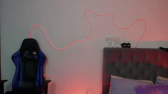 tay ler3 online show from February 13, 10:33 pm