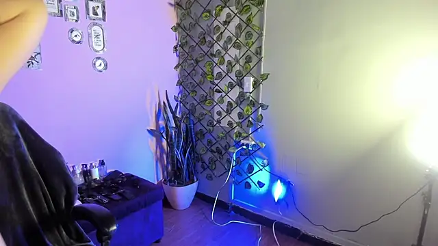 Snapshot of Amy_hoy69 chatting on November 12, 3:18 am Amy hoy69 online show from November 12, 3:18 am