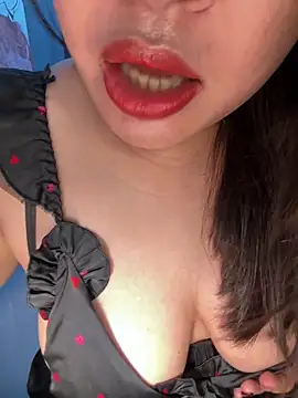 Snapshot of --Lyly-- chatting on May 18, 7:58 am --Lyly-- online show from May 18, 7:58 am