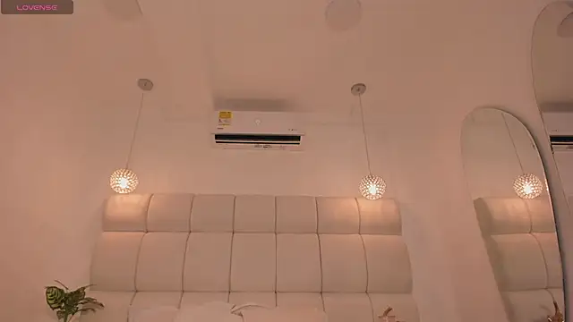 Snapshot of IsabellaGrey19 chatting on March 14, 7:55 pm IsabellaGrey19 online show from March 14, 7:55 pm