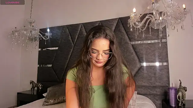 Snapshot of IsabellaGrey19 chatting on September 22, 7:05 pm IsabellaGrey19 online show from September 22, 7:05 pm