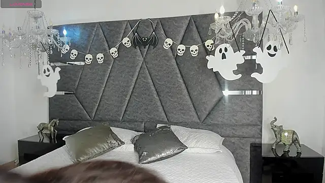 Snapshot of IsabellaGrey19 chatting on October 17, 7:16 pm IsabellaGrey19 online show from October 17, 7:16 pm