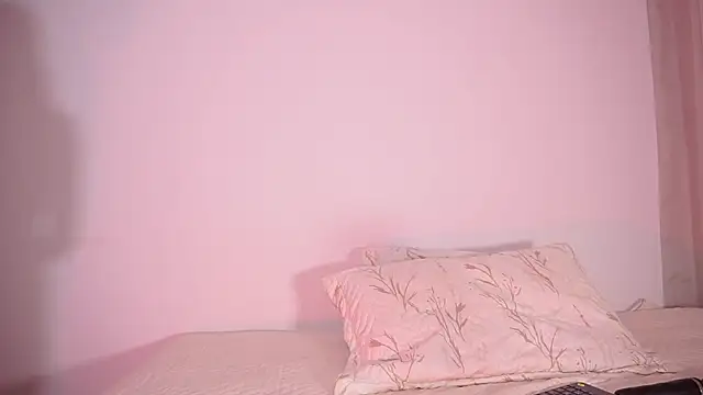 Snapshot of petitevictoria chatting on October 31, 8:59 am petitevictoria online show from October 31, 8:59 am