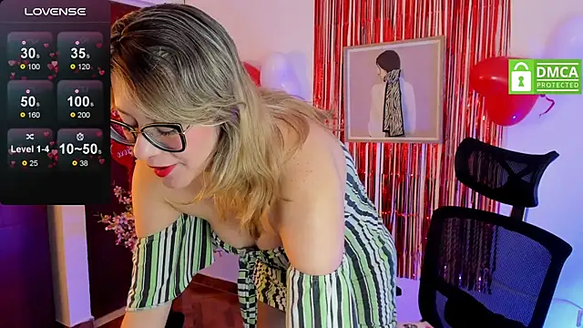 Chanelll Taylorr  online show from February 16, 9:37 am