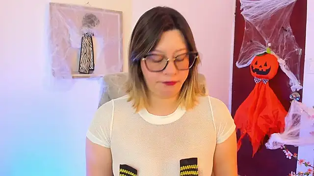 Chanelll Taylorr  online show from October 10, 12:59 pm