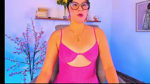 Chanelll Taylorr  online show from May 9, 12:54 pm