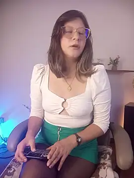 Chanelll Taylorr  online show from May 12, 12:57 pm