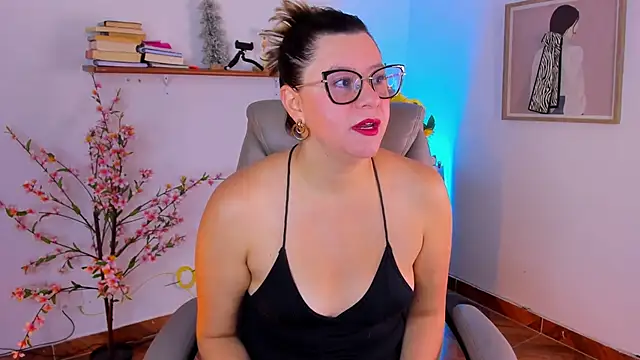 Chanelll Taylorr  online show from June 11, 10:24 am