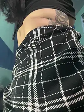 Snapshot of ZTahya chatting on December 18, 6:32 am ZTahya online show from December 18, 6:32 am