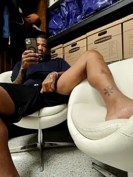 Snapshot of 3prettyboy3 chatting on September 22, 7:32 am 3prettyboy3 online show from September 22, 7:32 am