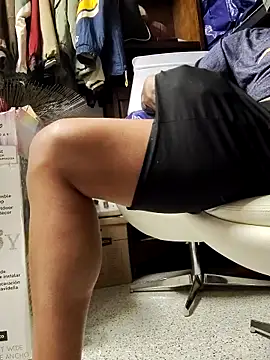 Snapshot of 3prettyboy3 chatting on October 13, 6:24 am 3prettyboy3 online show from October 13, 6:24 am