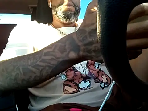 Snapshot of 3prettyboy3 chatting on October 18, 11:38 pm 3prettyboy3 online show from October 18, 11:38 pm