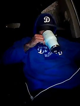 Snapshot of 3prettyboy3 chatting on November 17, 8:09 am 3prettyboy3 online show from November 17, 8:09 am