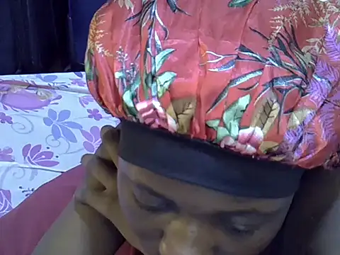 Adaline-Paris online show from November 21, 3:38 am