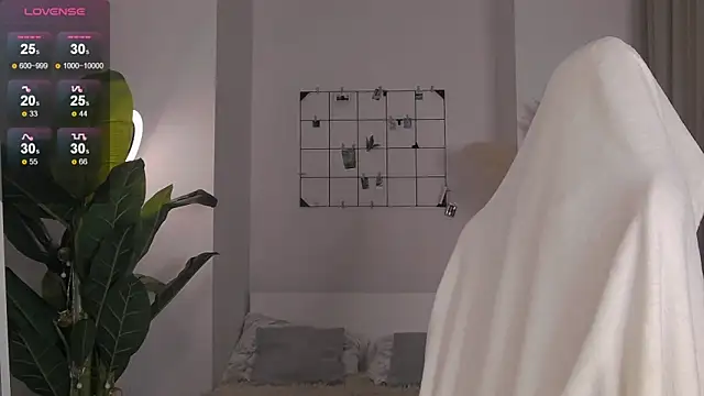 Snapshot of 1Mercedes chatting on December 10, 3:01 pm 1Mercedes online show from December 10, 3:01 pm