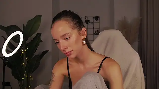 Snapshot of 1Mercedes chatting on December 18, 6:14 pm 1Mercedes online show from December 18, 6:14 pm