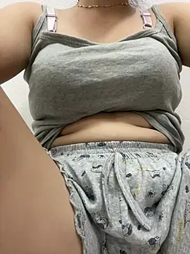 Milk Mom99 online show from July 19, 1:37 pm