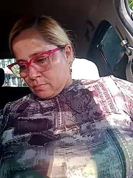 Snapshot of natally_ross21 chatting on February 1, 9:40 pm natally ross21 online show from February 1, 9:40 pm