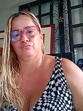 Snapshot of natally_ross21 chatting on February 13, 1:26 pm natally ross21 online show from February 13, 1:26 pm