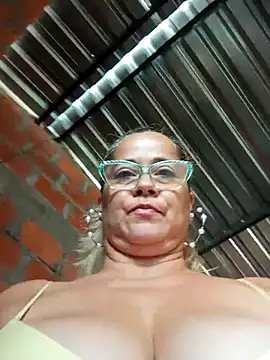 Snapshot of natally_ross21 chatting on September 21, 12:40 pm natally ross21 online show from September 21, 12:40 pm