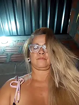 Snapshot of natally_ross21 chatting on October 5, 3:38 am natally ross21 online show from October 5, 3:38 am