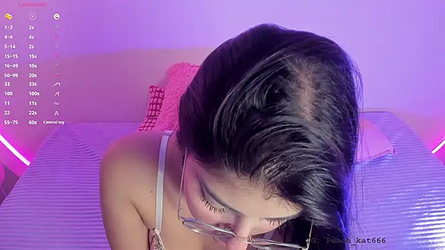 katiepeach  online show from February 9, 4:36 am