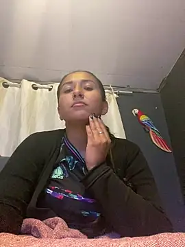 Snapshot of luna_asss chatting on April 29, 2:15 am luna asss online show from April 29, 2:15 am