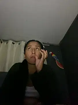 Snapshot of luna_asss chatting on May 13, 2:42 am luna asss online show from May 13, 2:42 am