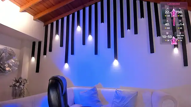 SamanthaKlein  online show from December 21, 9:55 am