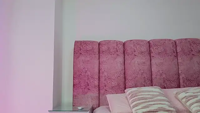 kendal rossi online show from January 7, 11:56 am