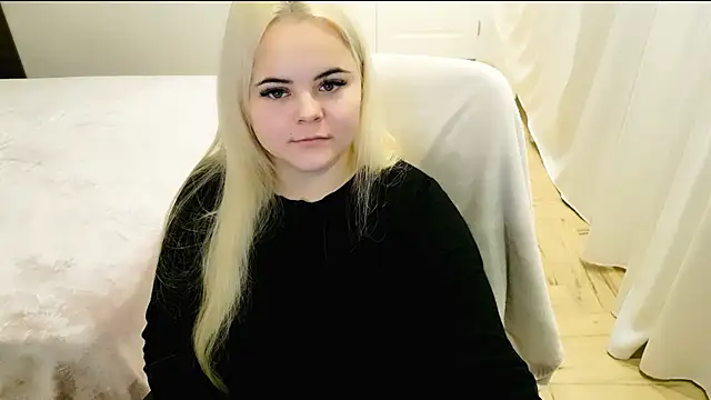 Snapshot of lovely-eyes chatting on December 21, 12:20 am lovely-eyes online show from December 21, 12:20 am