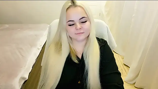 Snapshot of lovely-eyes chatting on January 5, 12:31 am lovely-eyes online show from January 5, 12:31 am