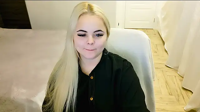 Snapshot of lovely-eyes chatting on January 23, 4:41 am lovely-eyes online show from January 23, 4:41 am