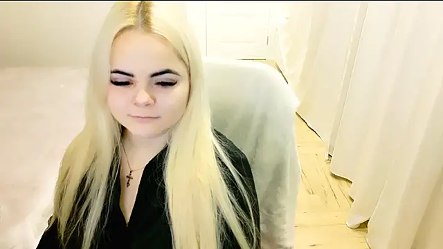 Snapshot of lovely-eyes chatting on January 31, 9:26 pm lovely-eyes online show from January 31, 9:26 pm