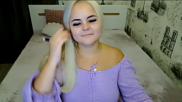 Snapshot of lovely-eyes chatting on October 15, 6:52 pm lovely-eyes online show from October 15, 6:52 pm