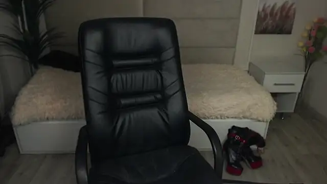 Snapshot of Dana__dom chatting on December 30, 1:26 am Dana dom online show from December 30, 1:26 am