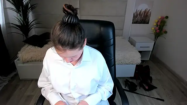 Snapshot of Dana__dom chatting on February 9, 5:29 am Dana dom online show from February 9, 5:29 am