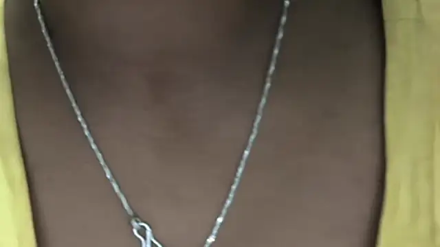 Snapshot of Gulaboo_bhabi chatting on February 9, 11:57 pm Gulaboo bhabi online show from February 9, 11:57 pm