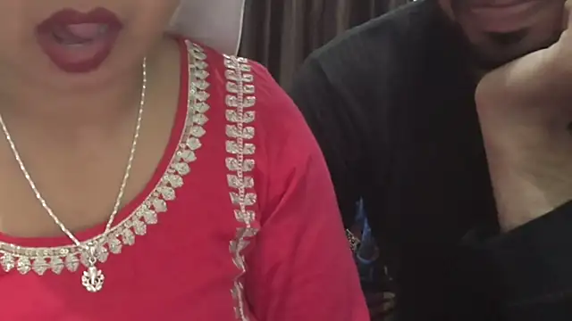 Snapshot of Gulaboo_bhabi chatting on February 18, 2:06 pm Gulaboo bhabi online show from February 18, 2:06 pm