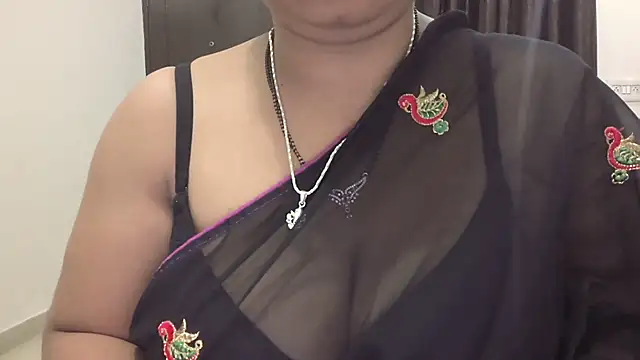 Snapshot of Gulaboo_bhabi chatting on February 22, 9:15 pm Gulaboo bhabi online show from February 22, 9:15 pm