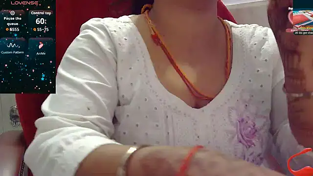 Snapshot of Gulaboo_bhabi chatting on October 11, 1:42 pm Gulaboo bhabi online show from October 11, 1:42 pm