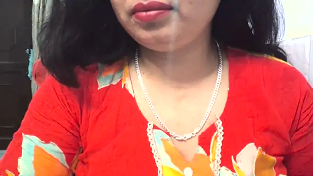 Snapshot of Gulaboo_bhabi chatting on November 18, 10:47 pm Gulaboo bhabi online show from November 18, 10:47 pm