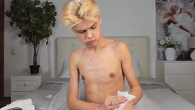 Felix Rey online show from February 9, 10:11 pm