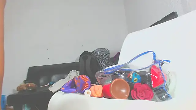 Kitty Mifl online show from February 23, 6:07 am