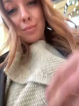 Snapshot of Sweet___Emily chatting on January 11, 5:18 pm Sweet   Emily online show from January 11, 5:18 pm