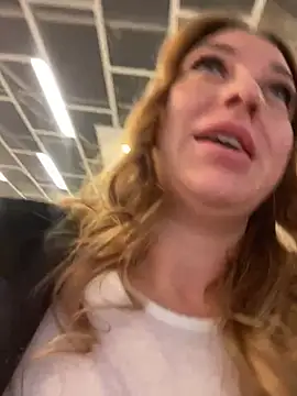 Snapshot of Sweet___Emily chatting on January 24, 2:51 pm Sweet   Emily online show from January 24, 2:51 pm