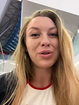 Snapshot of Sweet___Emily chatting on November 18, 1:37 pm Sweet Emily online show from November 18, 1:37 pm