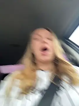 Snapshot of Sweet___Emily chatting on November 23, 12:05 pm Sweet Emily online show from November 23, 12:05 pm